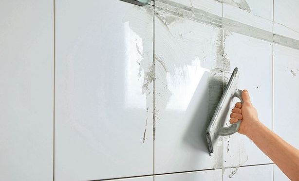 Ви кладете плитку на стіни чи на підлогу у ванній кімнаті?